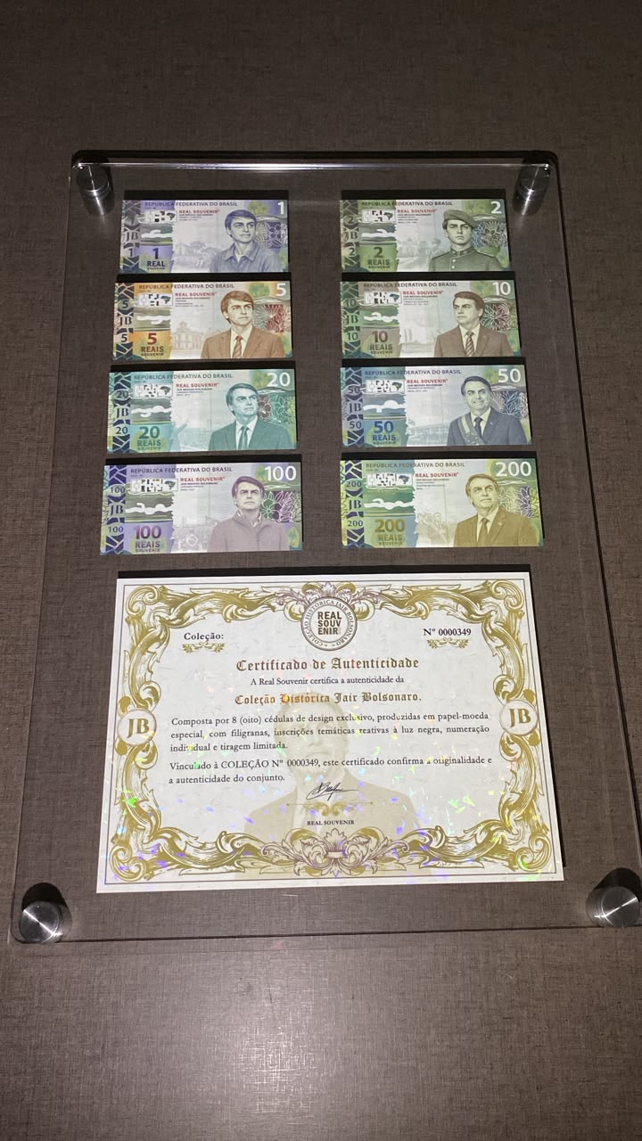 Coleção Histórica Jair Messias Bolsonaro + Quadro de Acrílico